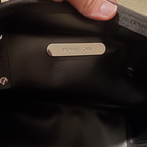Michael Kors bag and matching wallet NWT - Picture 6 of 6